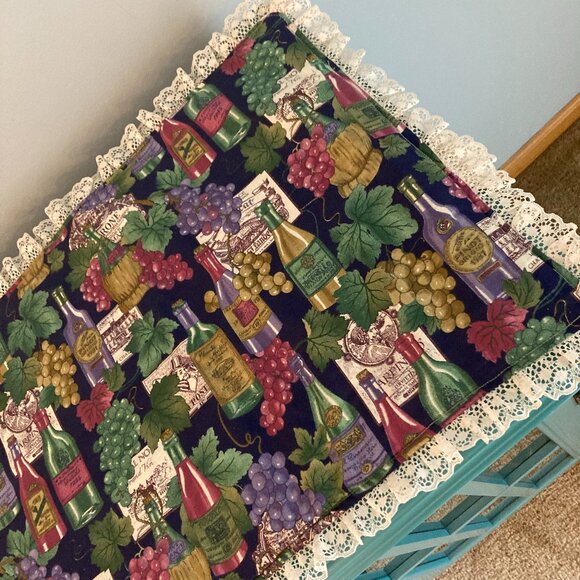 Buffet Scarf Table Runner Reversible Patterns Wine Bottles, Grapes & Leaves - Picture 8 of 16
